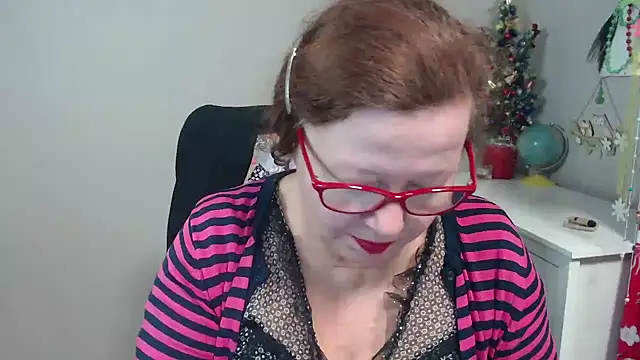 Adelewildx online show from 01.14.25