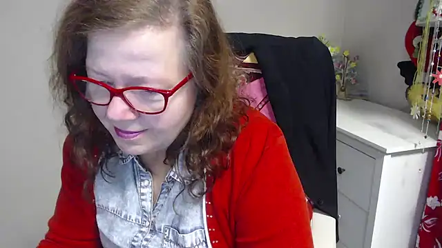 Adelewildx online show from 02.12.25