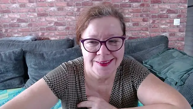 Adelewildx online show from 02.28.25