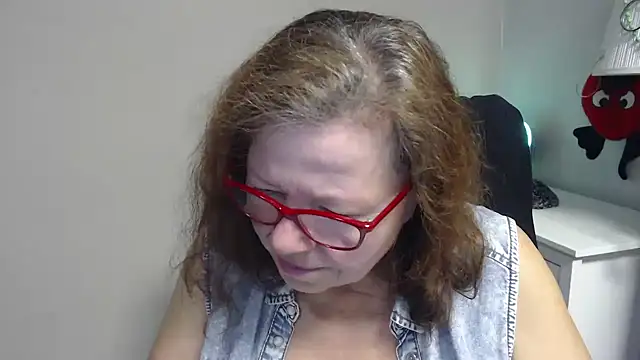 Adelewildx online show from 03.04.25