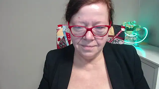 Adelewildx online show from 03.06.25