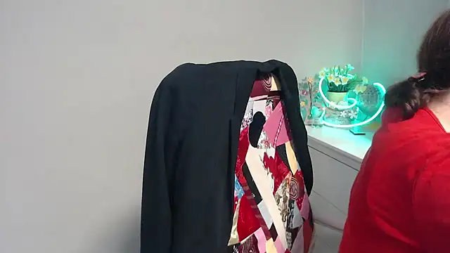 Adelewildx online show from 03.06.25