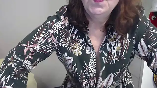 Adelewildx online show from 03.20.25