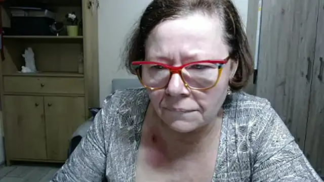 Adelewildx online show from 04.25.26