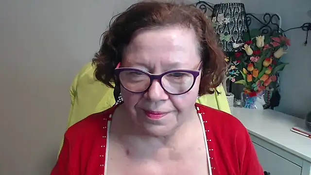 Snapshot of Adelewildx chatting on 04.27.26 Adelewildx online show from 04.27.26