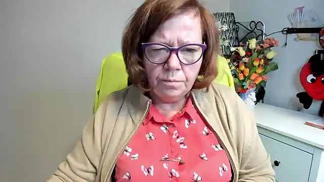 Snapshot of Adelewildx chatting on 06.10.26 Adelewildx online show from 06.10.26
