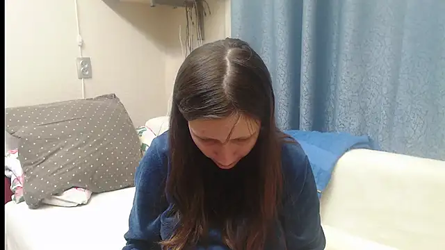 Snapshot of alisacucumber chatting on 01.12.25 alisacucumber online show from 01.12.25