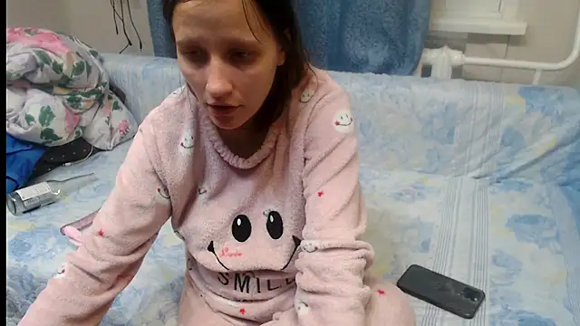 Snapshot of alisacucumber chatting on 01.18.25 alisacucumber online show from 01.18.25
