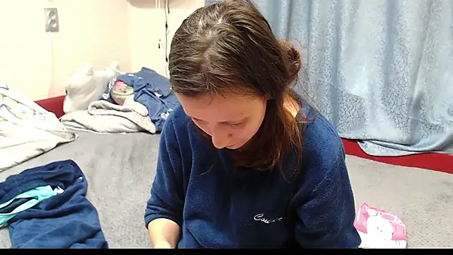 Snapshot of alisacucumber chatting on 09.20.25 alisacucumber online show from 09.20.25