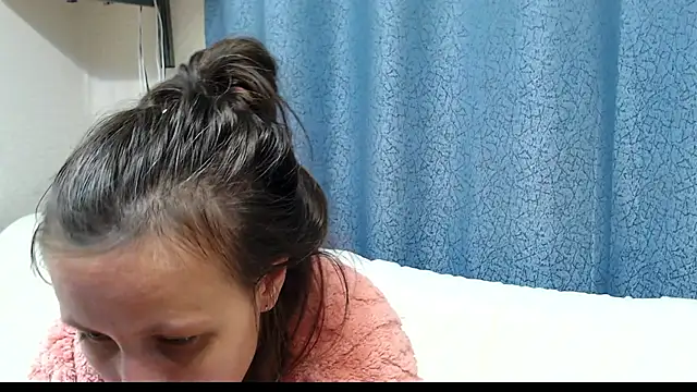 Snapshot of alisacucumber chatting on 09.23.25 alisacucumber online show from 09.23.25