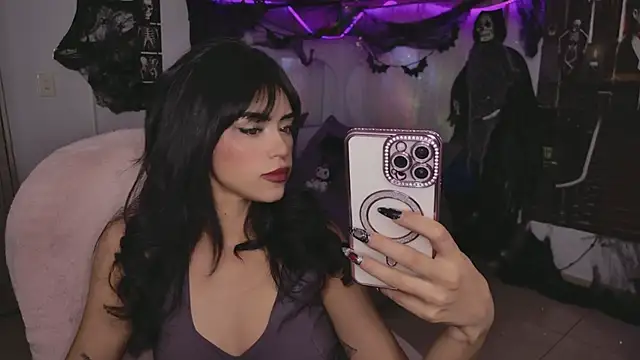 Snapshot of YourKatt chatting on 10.26.25 YourKatt online show from 10.26.25