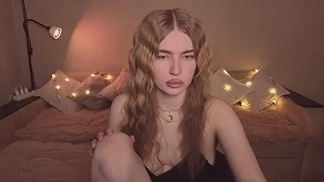 ViolettaLopez online show from 03.16.26