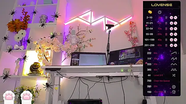 Elena-Marilyn online show from 10.29.25