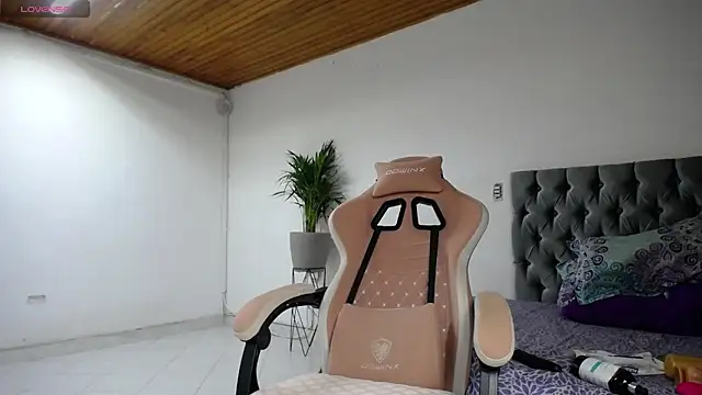 ashley morgan 18 online show from 01.17.25