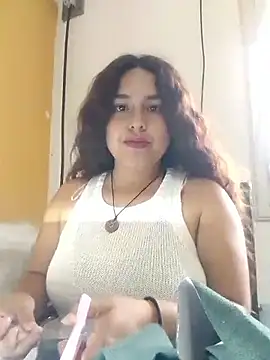 Snapshot of chiki-sexy chatting on 06.11.26 chiki-sexy online show from 06.11.26