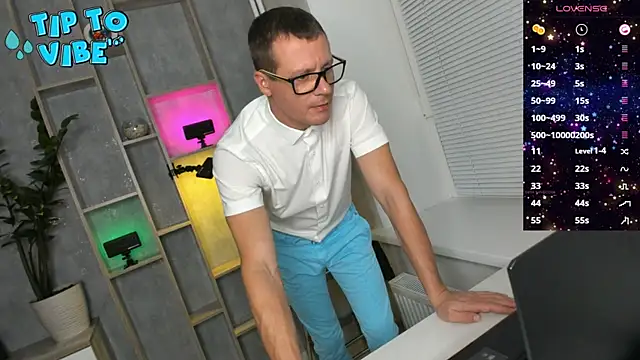 Smallnipples online show from 12.04.25