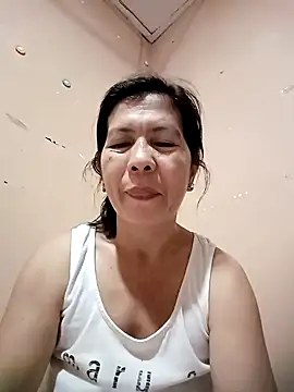 Snapshot of TropicalFlower chatting on 02.11.25 TropicalFlower online show from 02.11.25