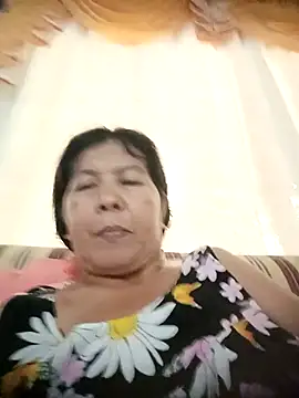 Snapshot of TropicalFlower chatting on 10.06.25 TropicalFlower online show from 10.06.25