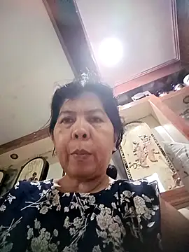 Snapshot of TropicalFlower chatting on 10.11.25 TropicalFlower online show from 10.11.25