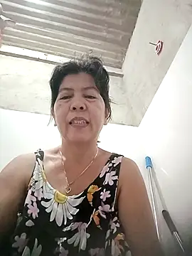 Snapshot of TropicalFlower chatting on 10.24.25 TropicalFlower online show from 10.24.25