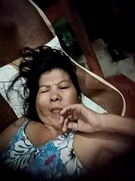 Snapshot of TropicalFlower chatting on 10.26.25 TropicalFlower online show from 10.26.25