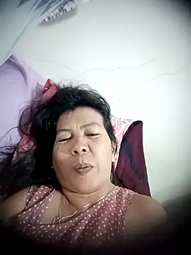 Snapshot of TropicalFlower chatting on 10.27.25 TropicalFlower online show from 10.27.25