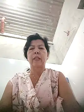 Snapshot of TropicalFlower chatting on 10.31.25 TropicalFlower online show from 10.31.25