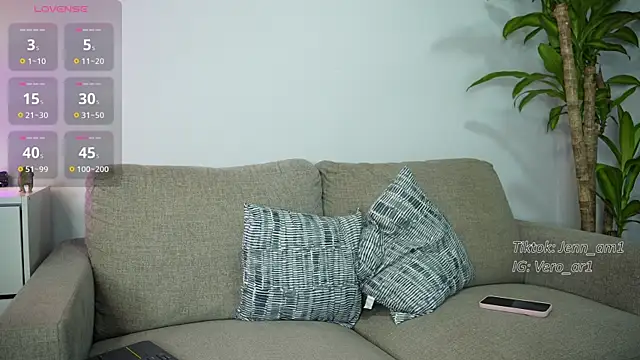 Snapshot of Veronica_ar chatting on 10.20.25 Veronica ar online show from 10.20.25