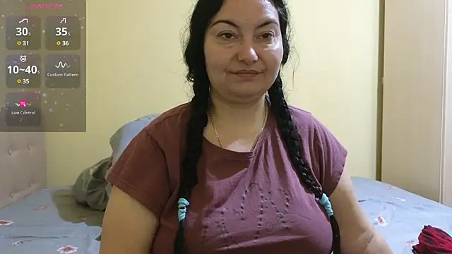 BBW MILF 4U online show from 02.05.25