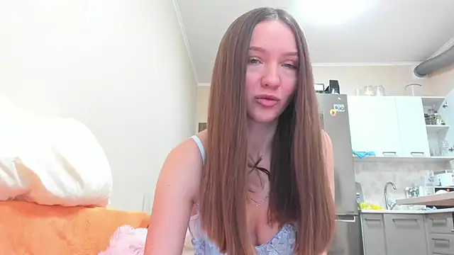 Snapshot of Naughty_Molly chatting on 09.24.25 Naughty Molly online show from 09.24.25