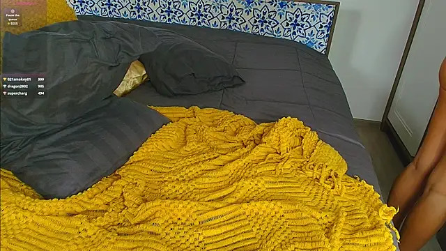 Snapshot of Alice_N_Wooderland chatting on 12.14.24 Alice N Wooderland online show from 12.14.24