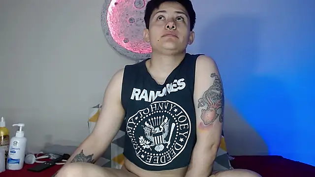 girl intense444 online show from 12.17.24