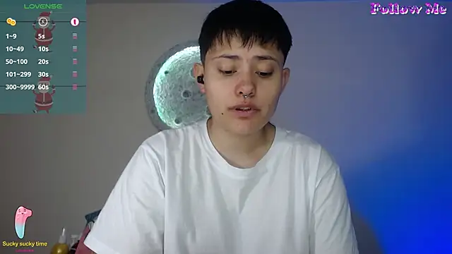 girl intense444 online show from 12.22.24