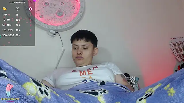 girl intense444 online show from 01.24.25