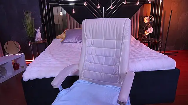 Snapshot of LittleShyy chatting on 02.04.26 LittleShyy online show from 02.04.26