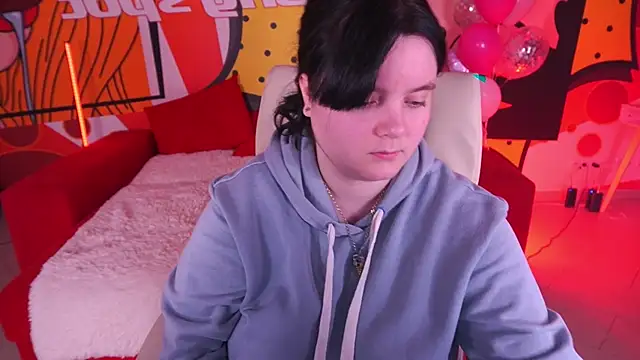 Snapshot of LittleShyy chatting on 02.19.26 LittleShyy online show from 02.19.26