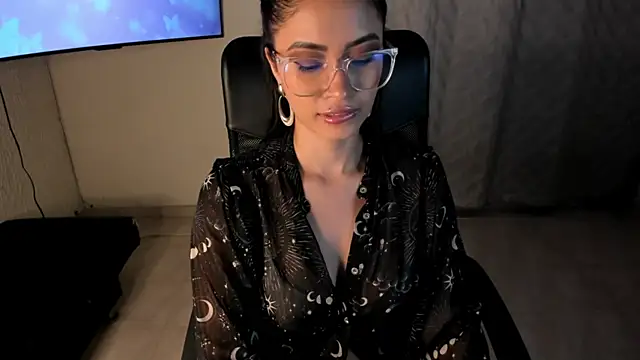 Snapshot of PaulinaBelushi chatting on 07.15.26 PaulinaBelushi online show from 07.15.26