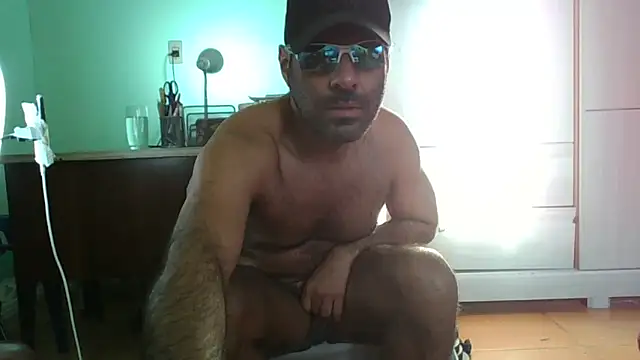 Snapshot of MILITARS chatting on 06.05.26 MILITARS online show from 06.05.26