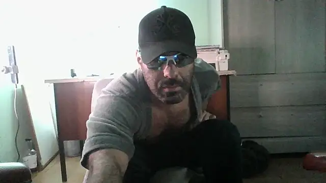Snapshot of MILITARS chatting on 06.27.26 MILITARS online show from 06.27.26