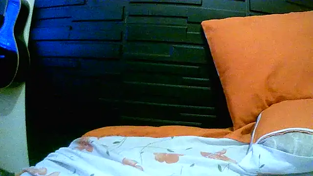 Snapshot of KrikaCat chatting on 01.08.25 KrikaCat online show from 01.08.25