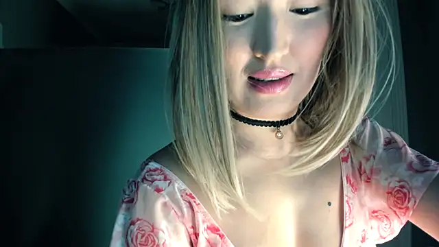 Snapshot of kimisun01 chatting on 03.19.26 kimisun01 online show from 03.19.26