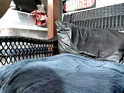 Snapshot of HungHawaiian808@xh chatting on 10.21.25 HungHawaiian808xh online show from 10.21.25