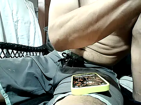 Snapshot of HungHawaiian808@xh chatting on 11.05.25 HungHawaiian808xh online show from 11.05.25