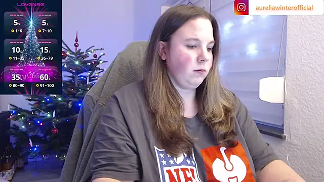 Snapshot of AureliaWinter chatting on 12.27.24 AureliaWinter online show from 12.27.24