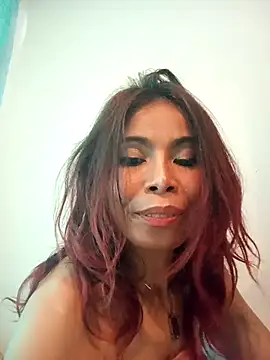 Snapshot of AmyVR chatting on 11.08.25 AmyVR online show from 11.08.25