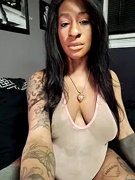 Snapshot of iitsolivia13 chatting on 02.22.25 iitsolivia13 online show from 02.22.25