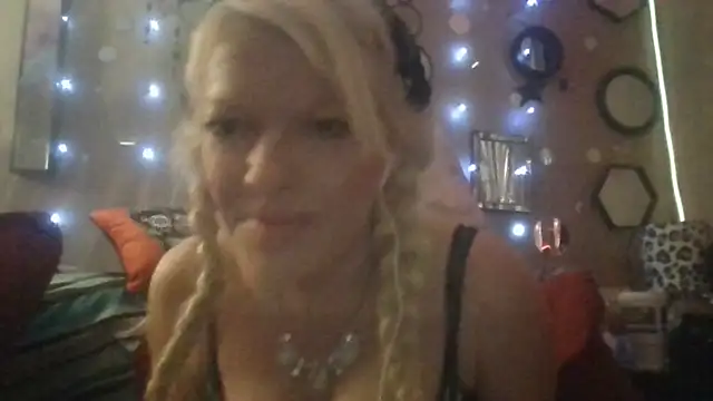 Snapshot of marilyn420 chatting on 08.06.26 marilyn420 online show from 08.06.26