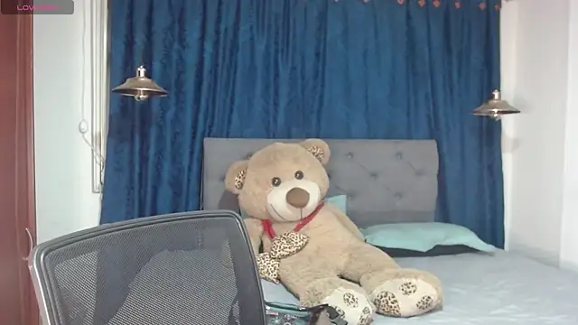 sarah lovesu online show from 09.22.25