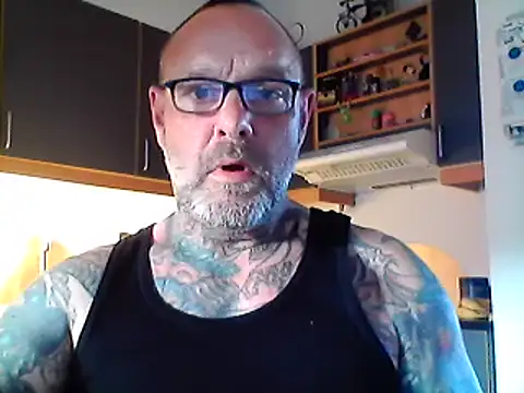 Snapshot of motormund chatting on 10.02.25 motormund online show from 10.02.25