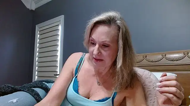 Lisaisluscious online show from 01.26.25